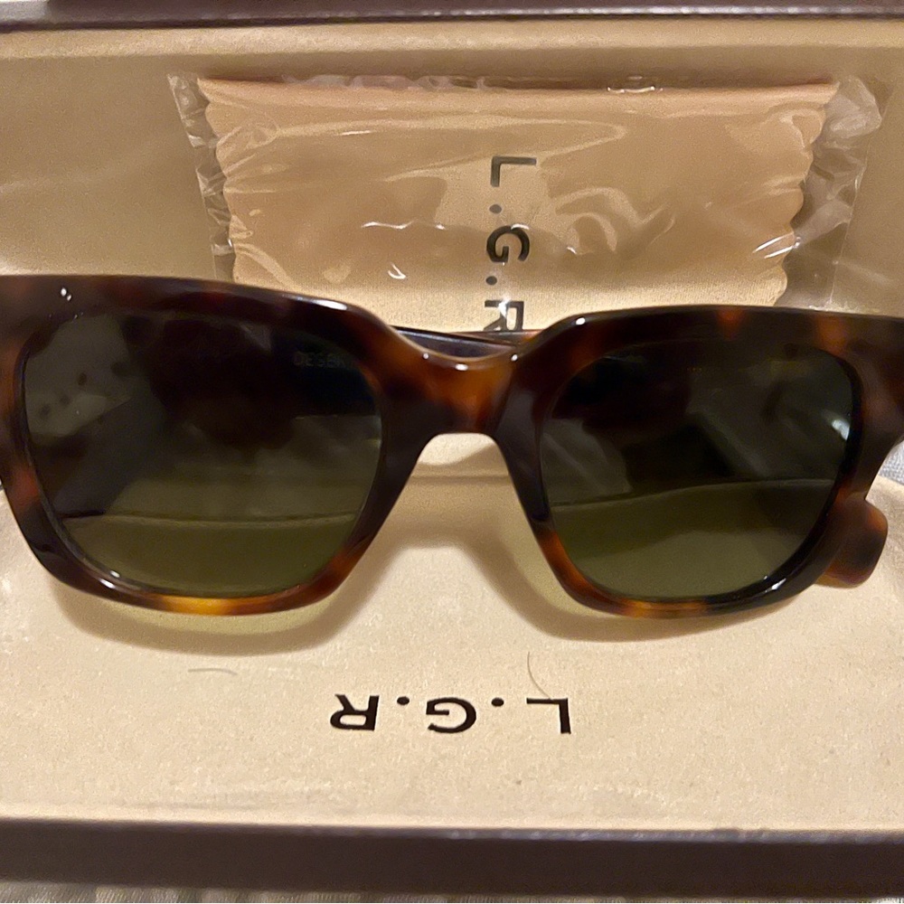 L.G.R. Desert Sunglasses